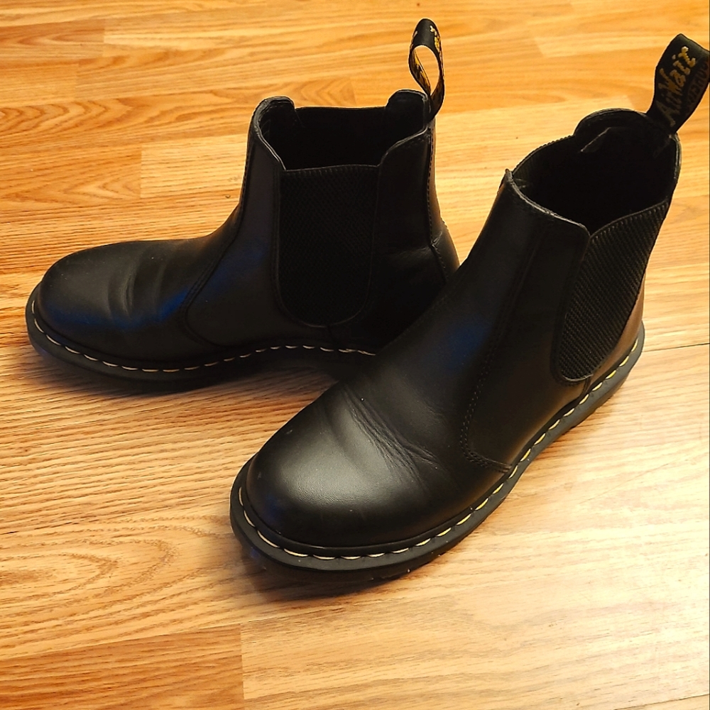 Dr. Martens 2976 Chelsea Boot - Women's